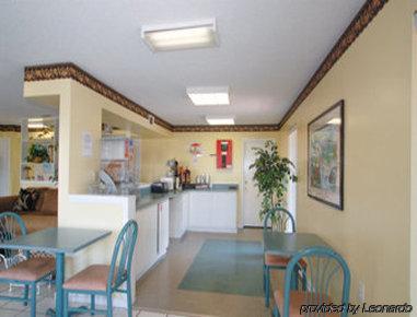 Super 8 Defuniak Springs Motel Exterior photo