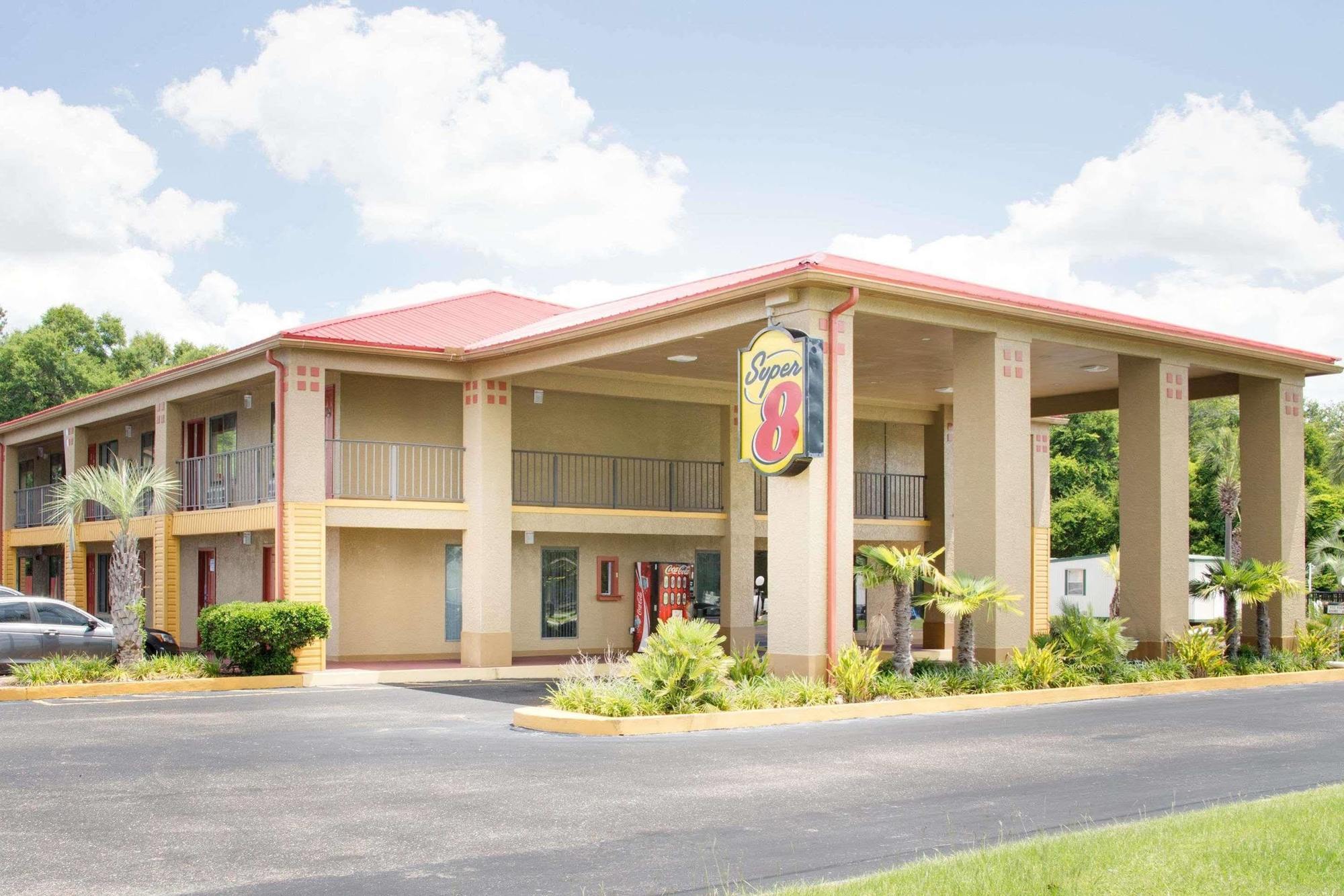 Super 8 Defuniak Springs Motel Exterior photo